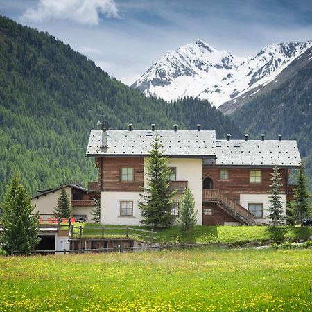 Residence Le Cascate Livigno Exterior photo