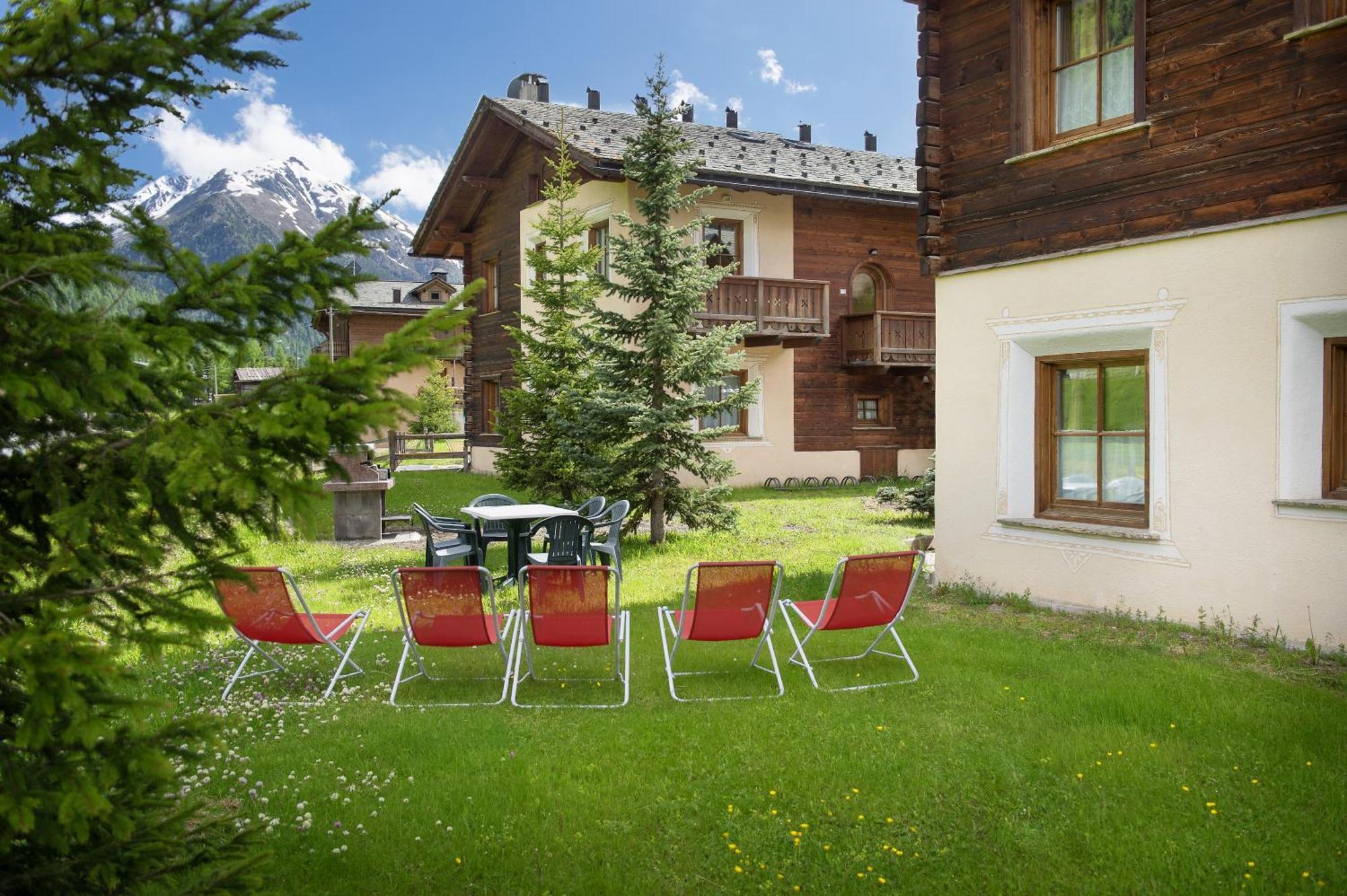Residence Le Cascate Livigno Exterior photo